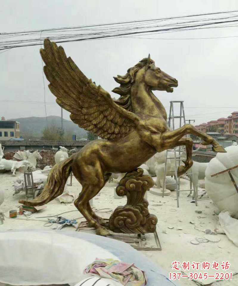 辽阳脚踏祥云的飞马铜雕