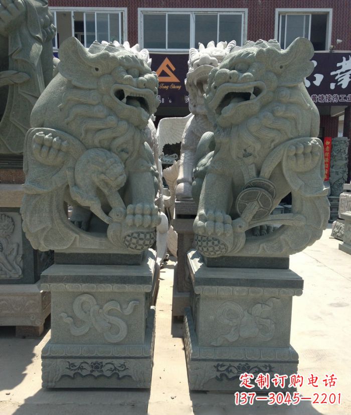 辽阳街边景观南方狮子石雕 (2)