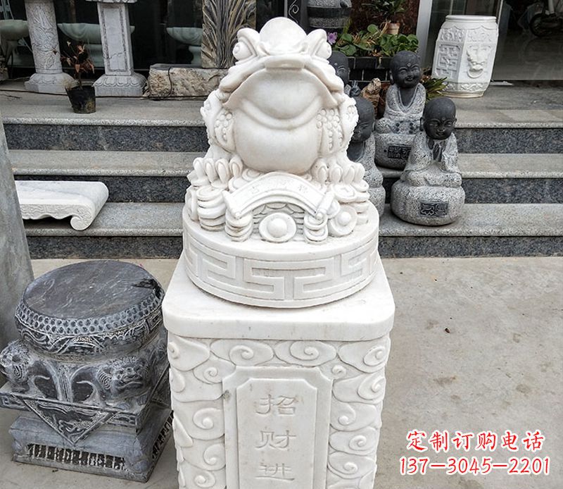 辽阳金蟾立柱石动物雕塑