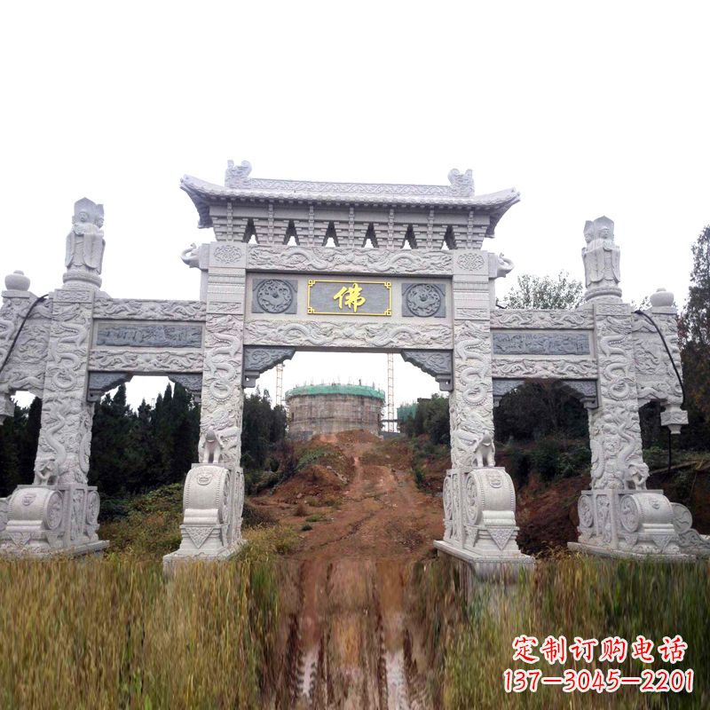 辽阳景区入口石牌坊
