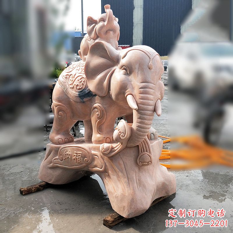 辽阳居家石雕大象