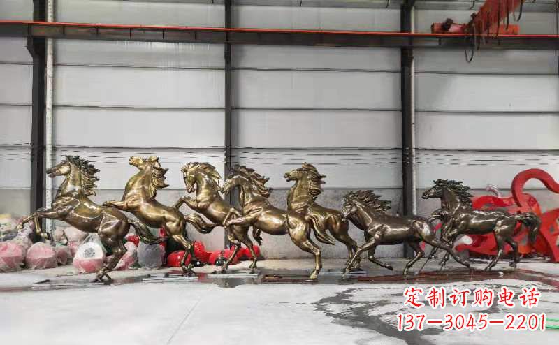 辽阳骏马奔腾玻璃钢动物雕塑户外摆件