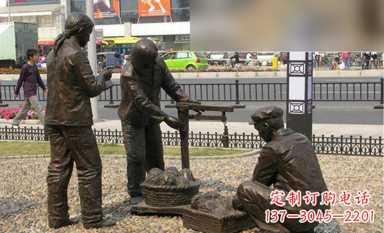 辽阳灵动白菜雕塑生动展现可爱表情