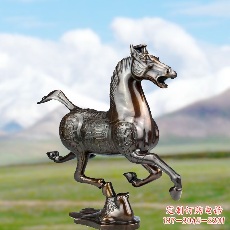 辽阳高贵优雅的马踏飞燕雕塑