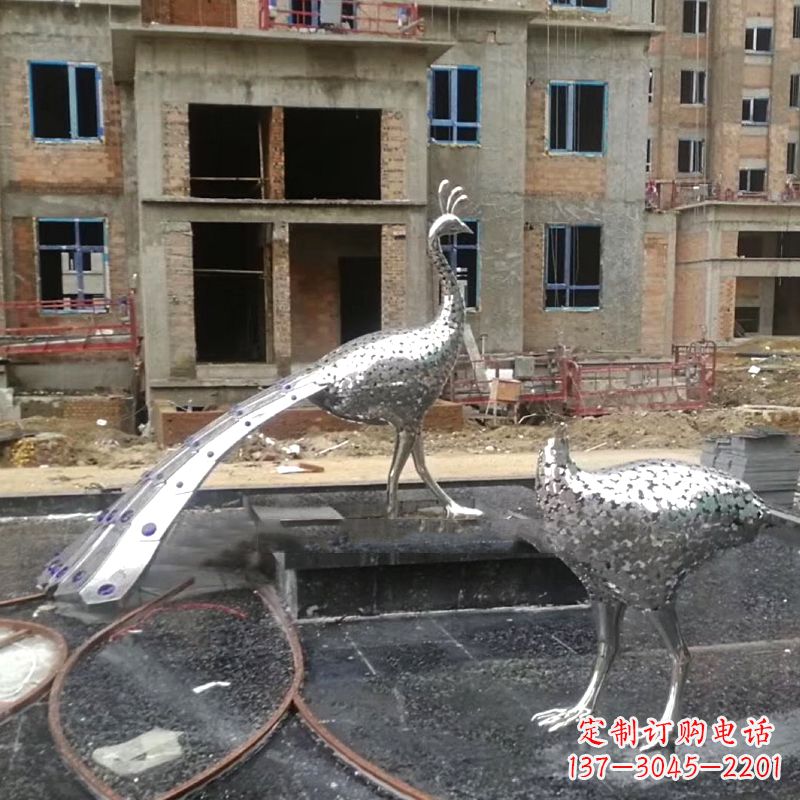 辽阳精美的孔雀不锈钢雕塑