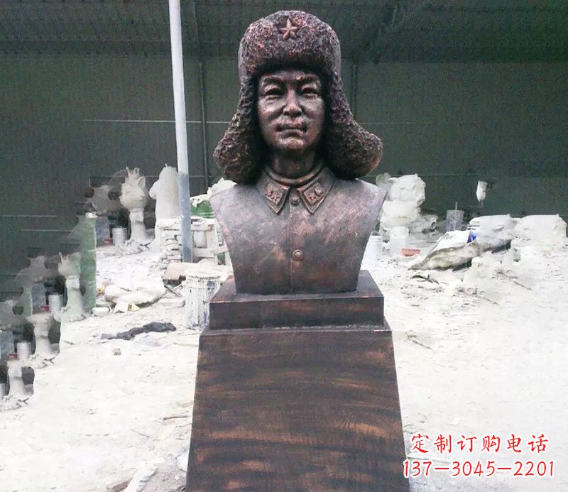 辽阳雷锋广场伟人铜雕