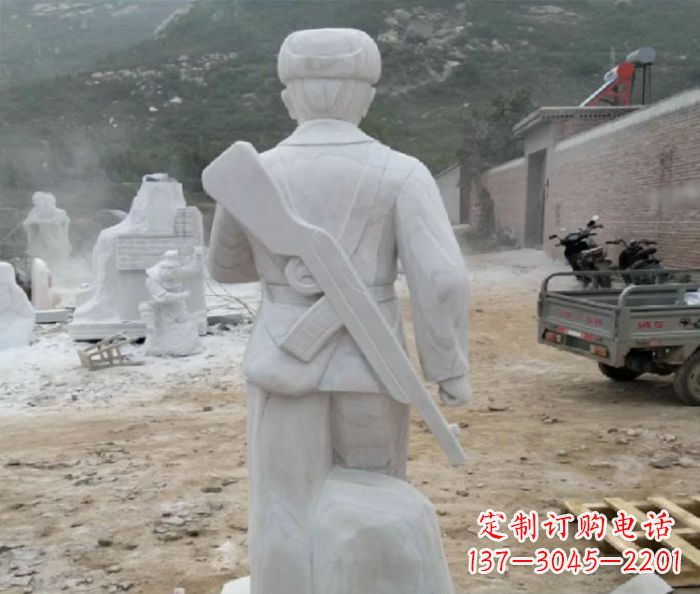 辽阳来自中领雕塑的经典定制雷锋雕塑