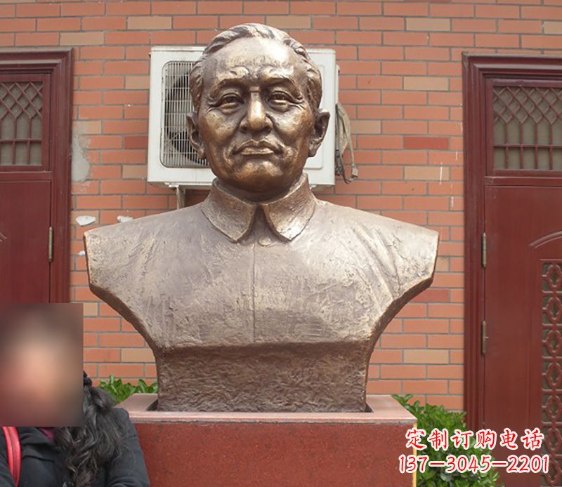辽阳铜雕李四,与众不同的光头匠艺