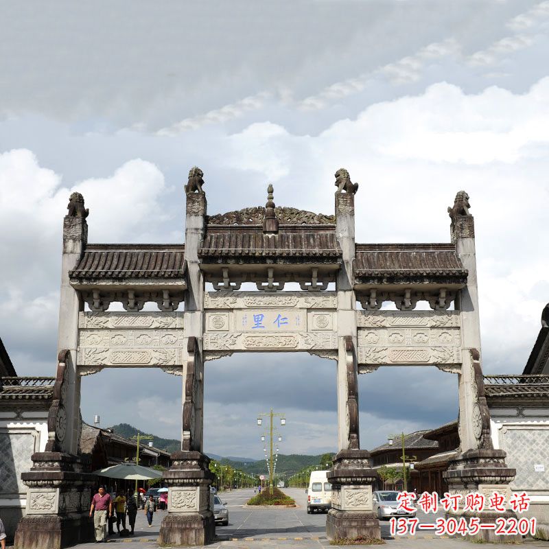 辽阳精致古典风格的牌楼雕塑