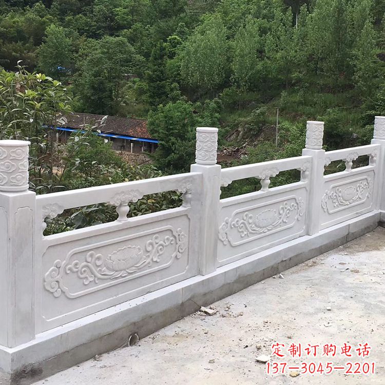 辽阳莲花纹石雕栏板护栏