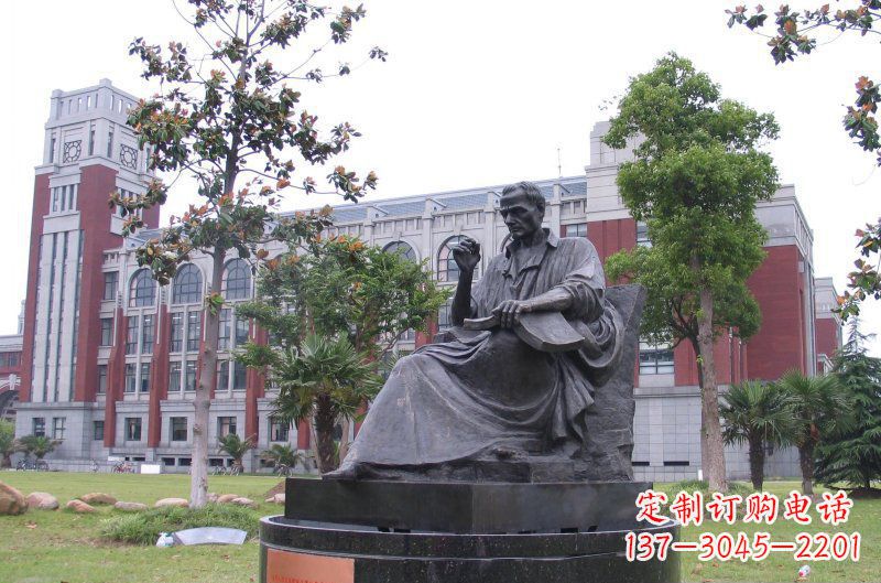 辽阳卢梭西方名人铜雕