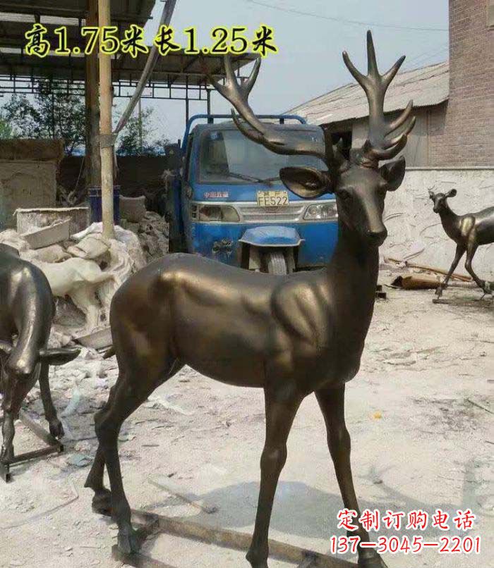 辽阳鹿铜雕塑