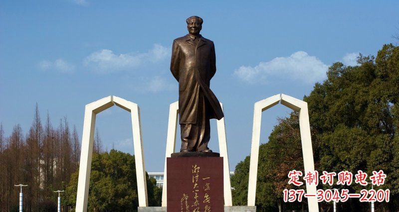 辽阳毛主席广场景观铜雕