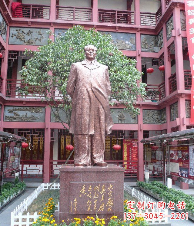 辽阳毛泽东伟人铜雕,展示传统文化风采!