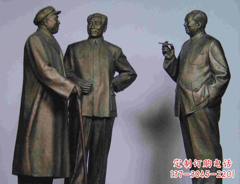 辽阳标题:伟人朱德毛主席铜雕——传承毛主席精神