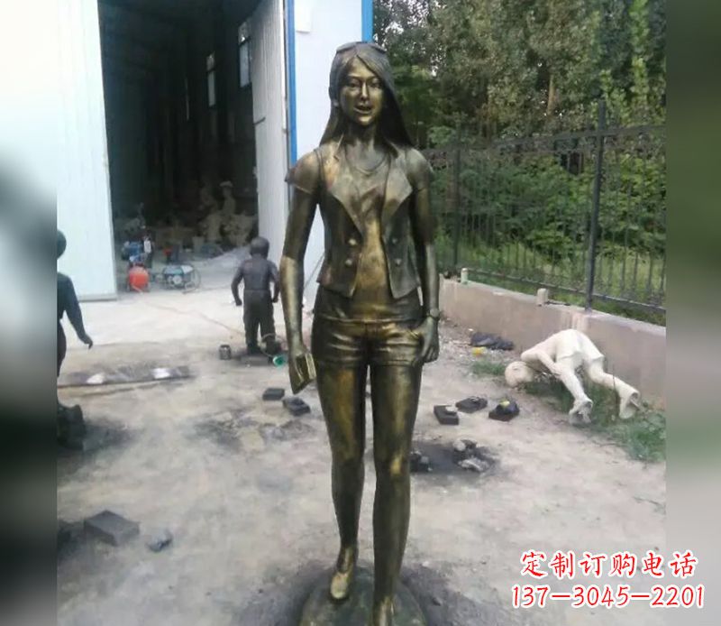 辽阳美女人物铜雕