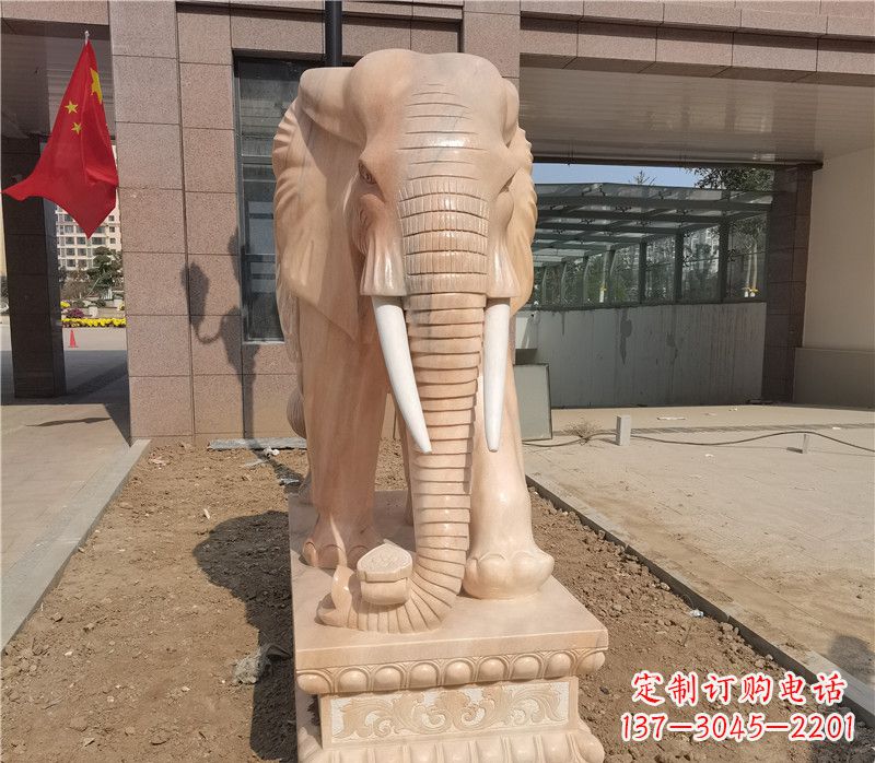 辽阳门口大象石雕