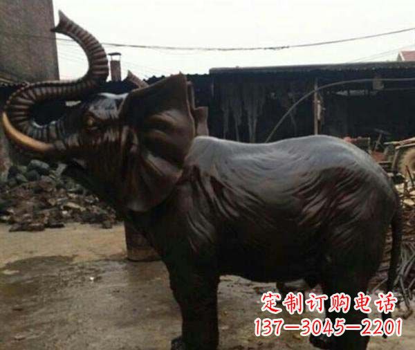 辽阳门口大象铜雕