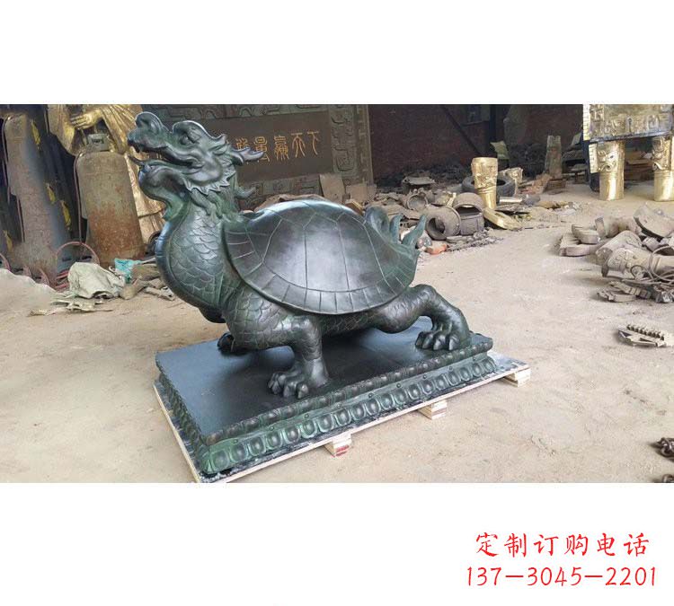 辽阳门口青铜龙龟雕塑