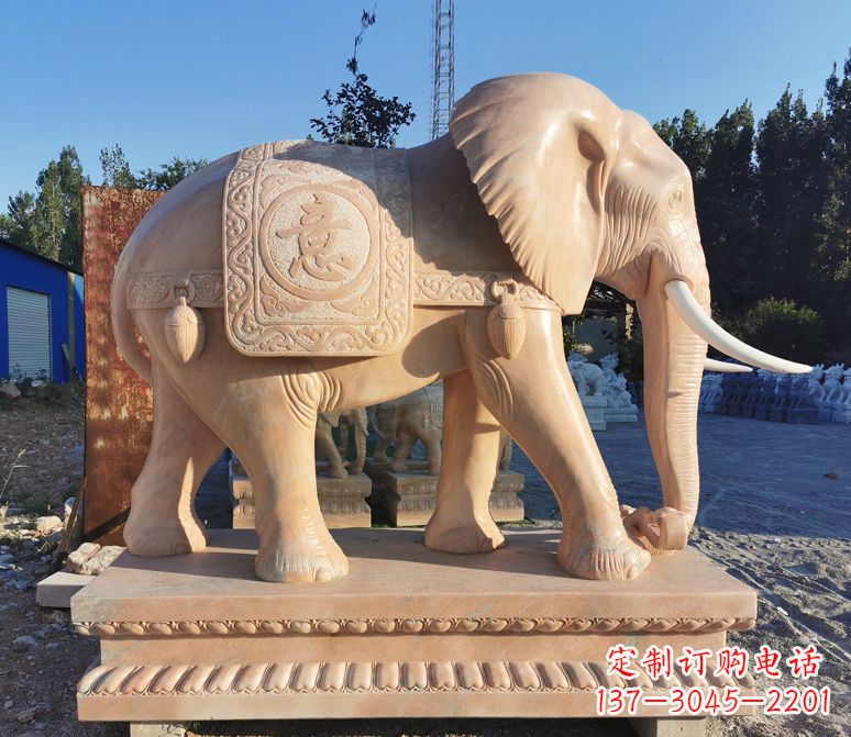 辽阳南中领雕塑的大象雕塑
