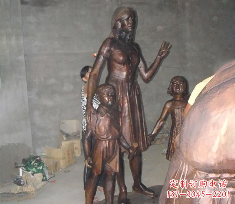 辽阳中领雕塑非常荣幸推出一款特别的母亲雕塑,…