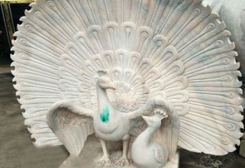 辽阳汉白玉孔雀雕塑，传统工艺精致塑造