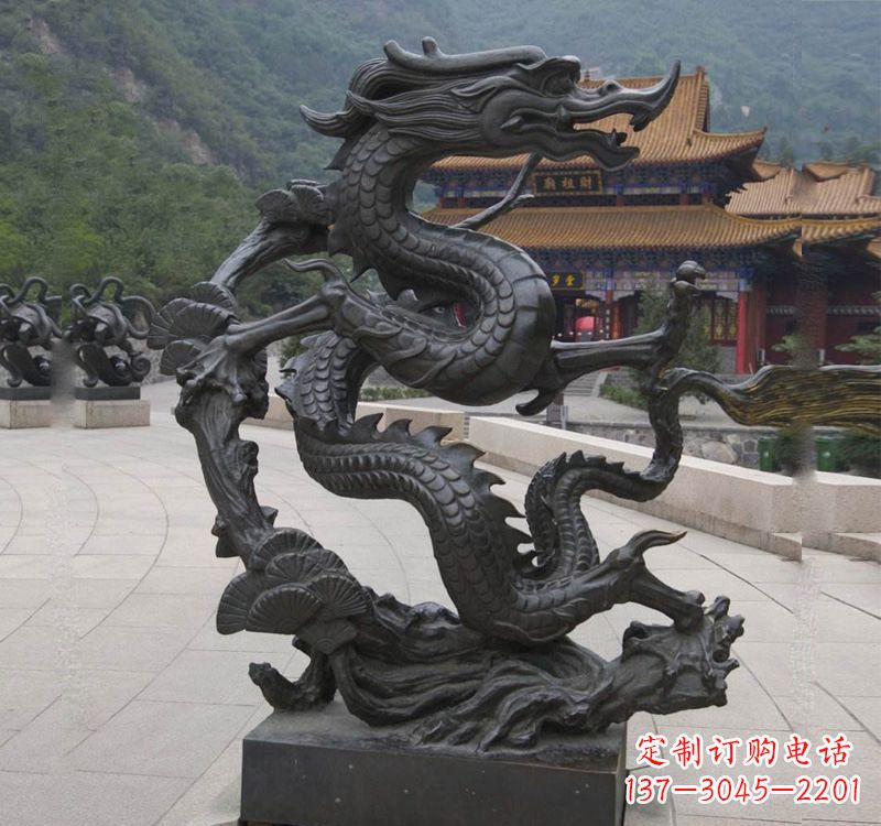 辽阳盘龙铜雕