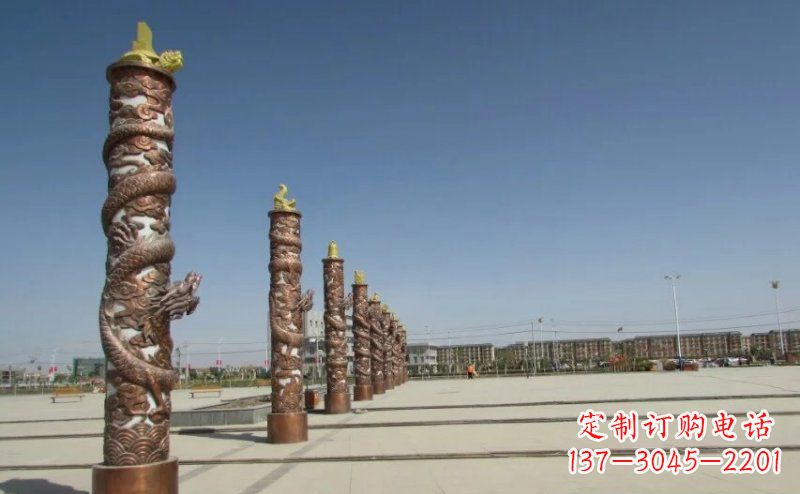 辽阳盘龙柱广场柱子铜雕
