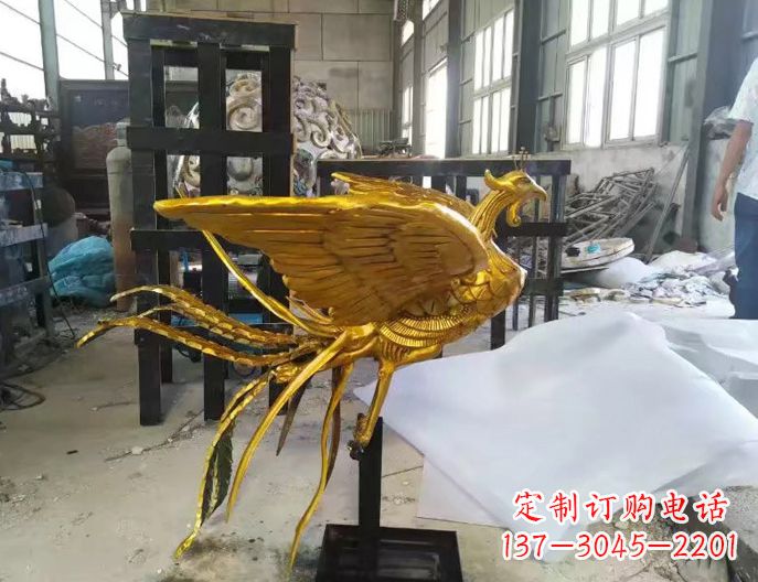 辽阳精美凤凰雕塑漆金无双