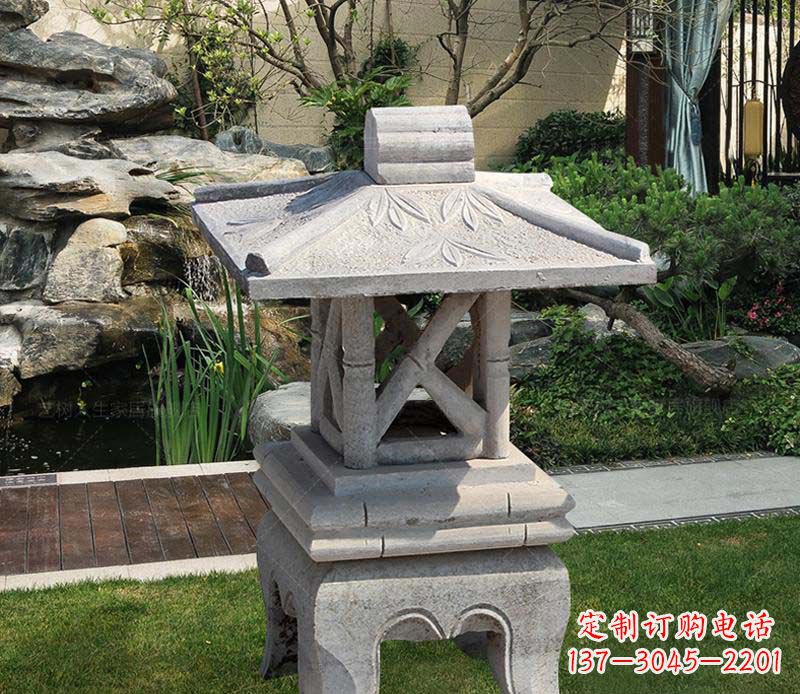 辽阳青石草坪照明灯——装点环境的美丽石灯雕塑
