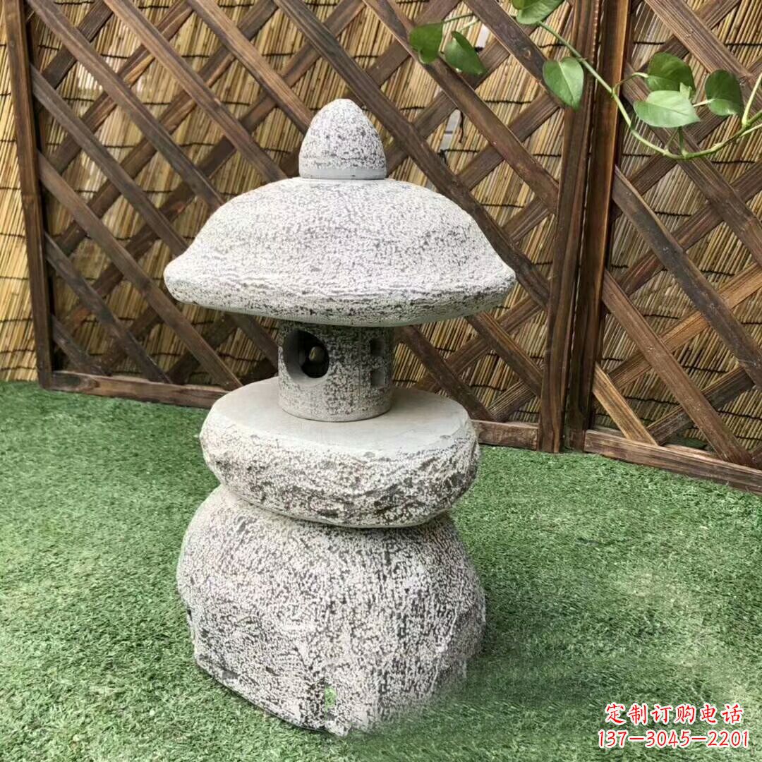 辽阳青石仿古灯笼雕塑,实现仿古风格的彰显