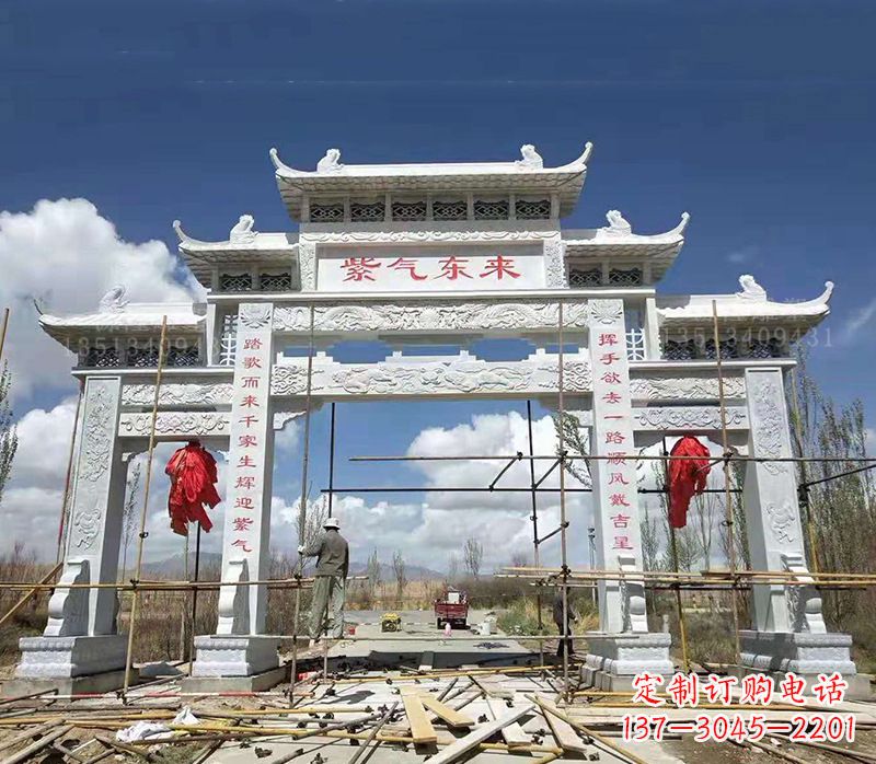 辽阳青石简易石雕牌坊——牌坊雕塑定制