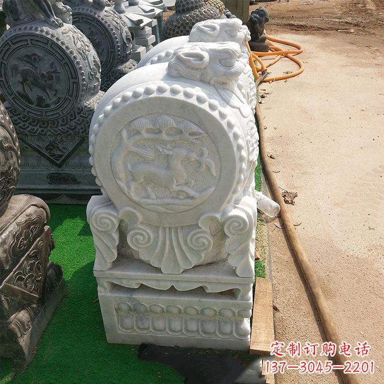 辽阳青石门墩石带浮雕是由领雕塑定制制作的一款…