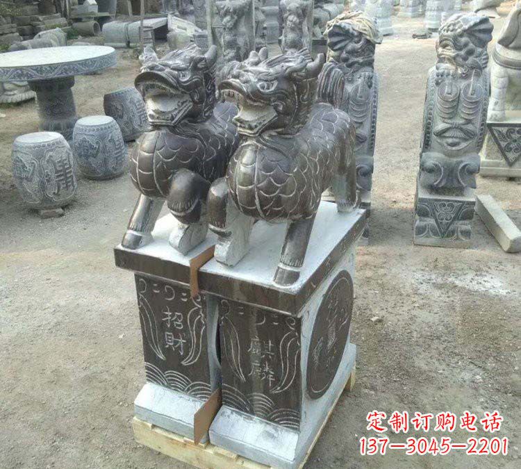 辽阳精美的青石门口麒麟雕塑