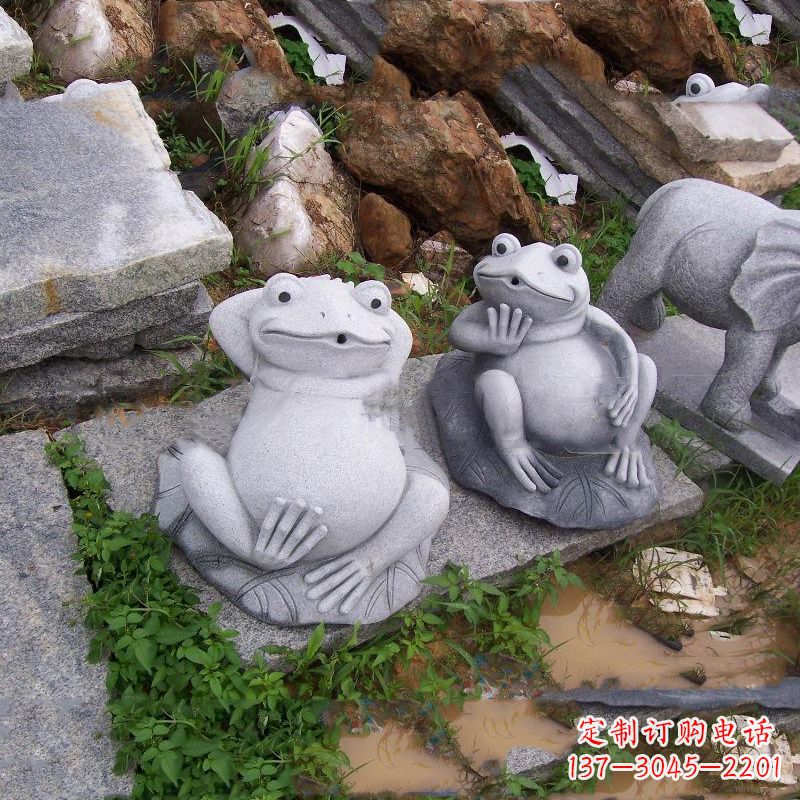 辽阳别具一格的青石青蛙喷水雕塑