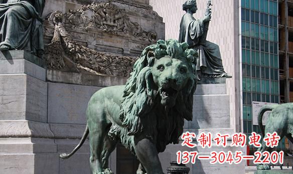 辽阳青铜狮子摆件