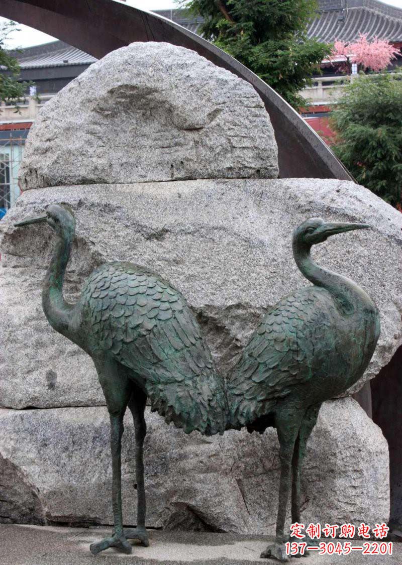 辽阳青铜仙鹤公园动物雕塑
