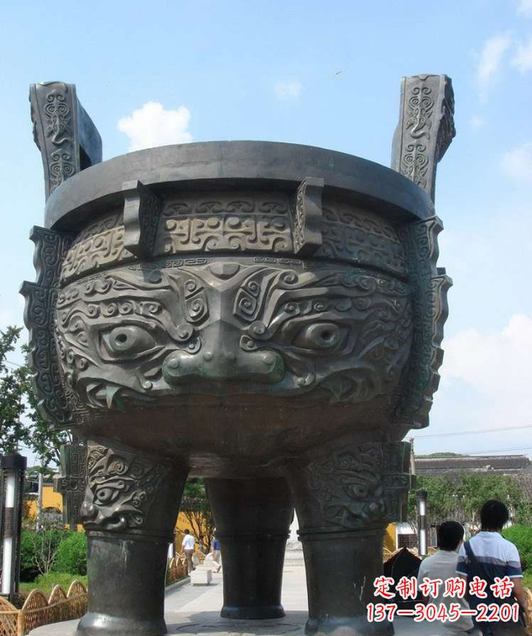 辽阳青铜香炉三足铜鼎雕塑