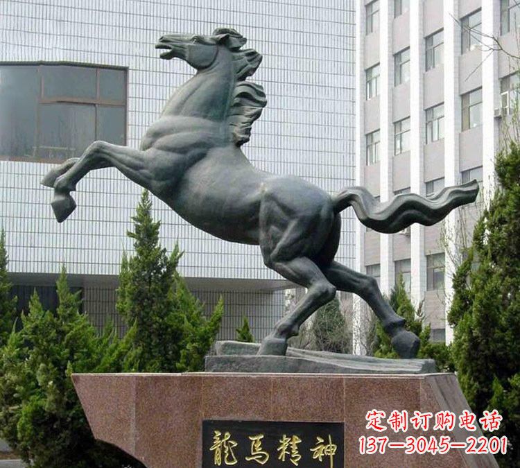 辽阳青铜奔马精美雕塑是钜鹰中领雕塑推出的一款…