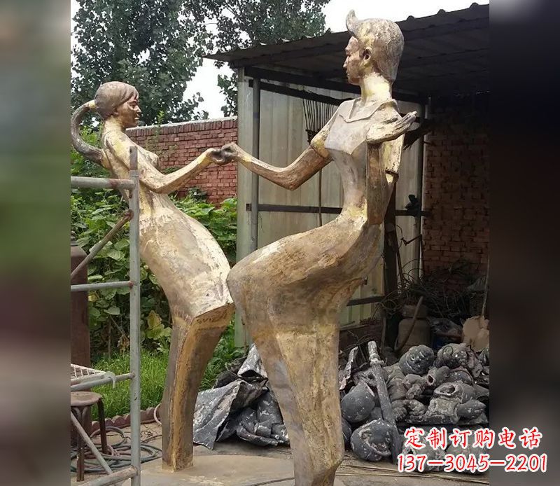 辽阳专属情侣,情深伴随铜雕精美绝伦