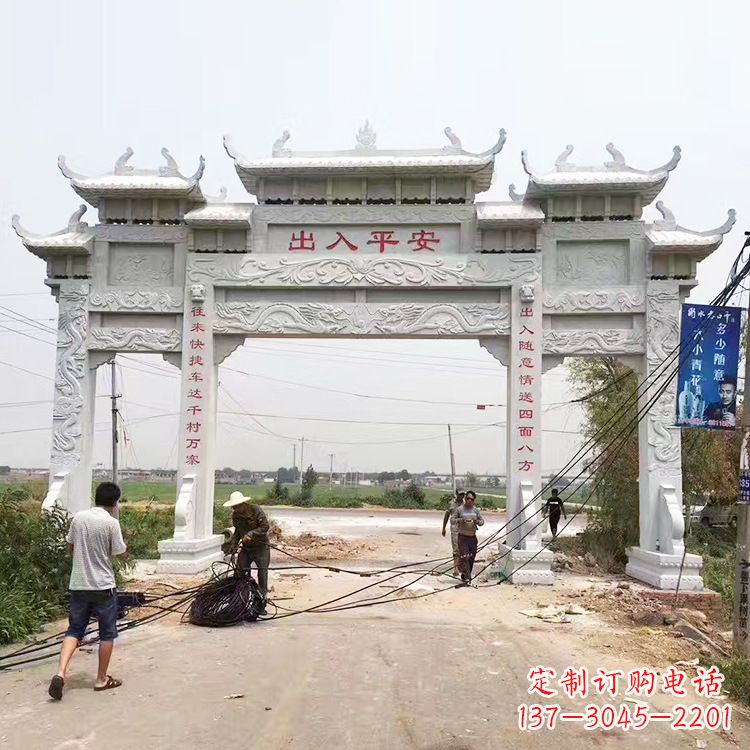 辽阳质朴粗犷的三间四柱农村石牌坊雕塑