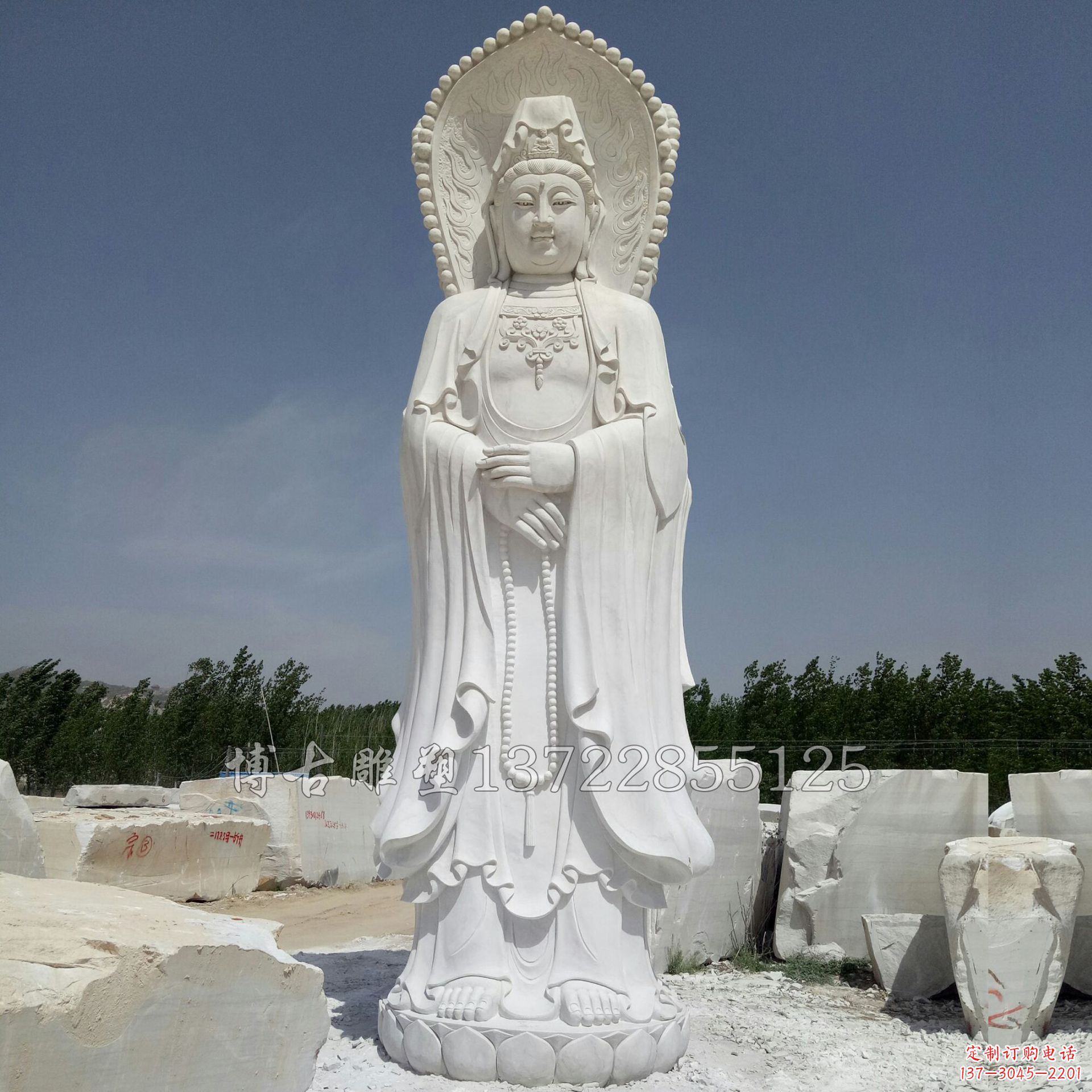 辽阳观赏性质的三面观音石雕塑