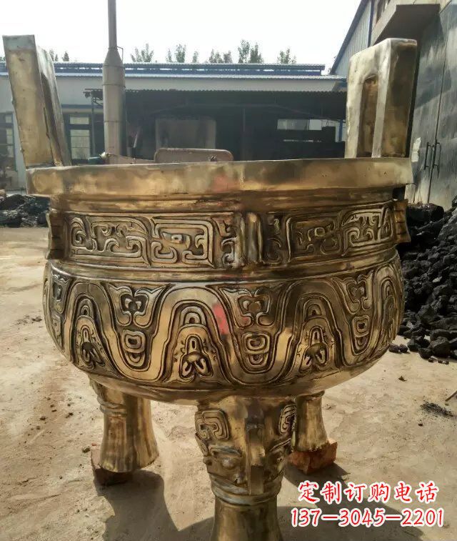 辽阳追求完美的三足香炉
