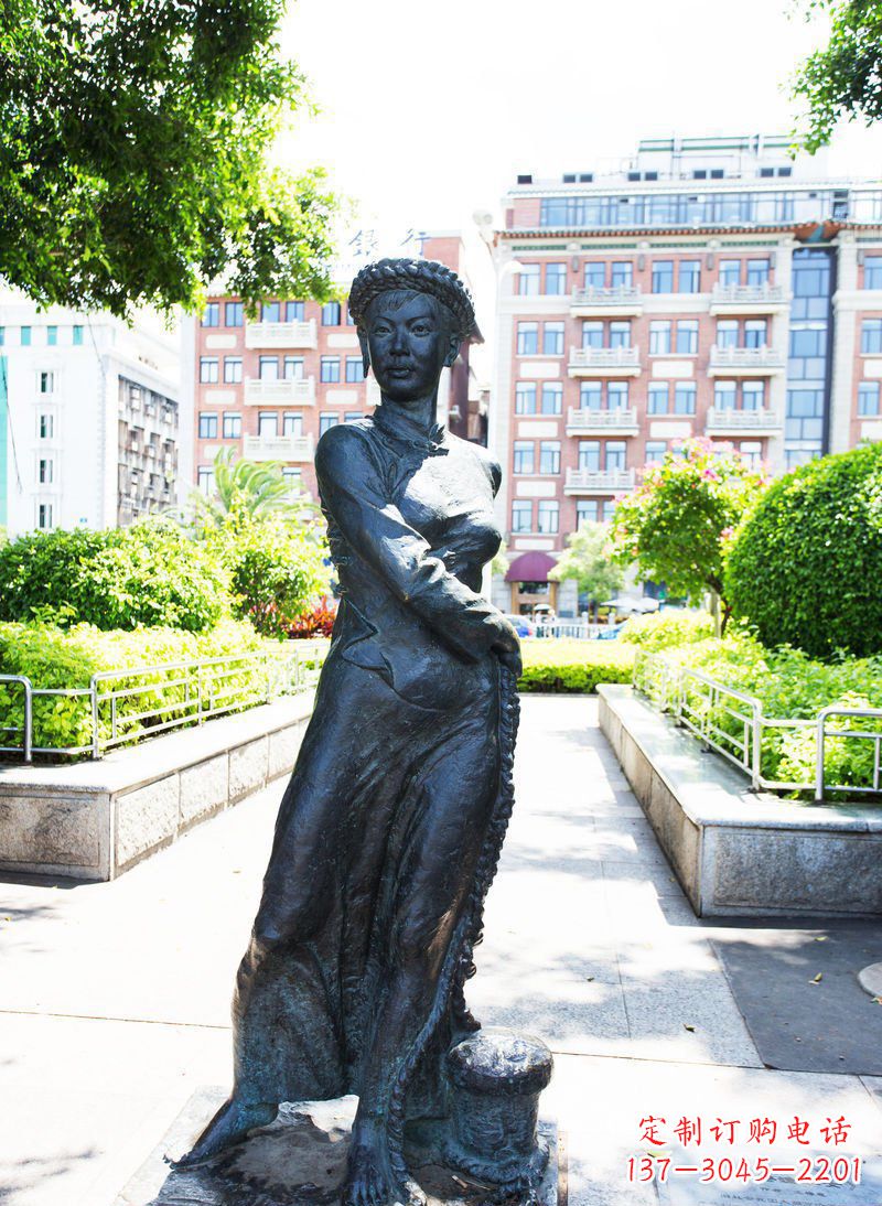 辽阳民族风情女性青铜雕塑