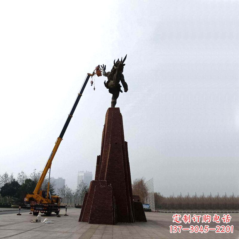 辽阳神话传说中的夸父逐日雕塑