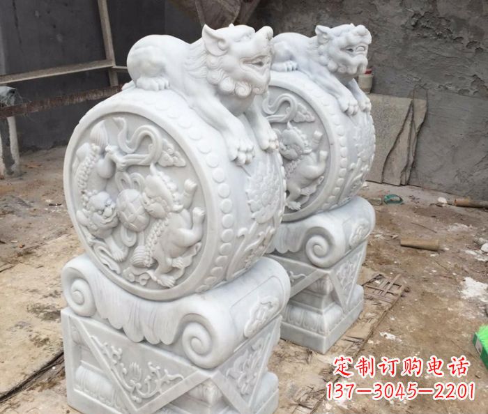 辽阳狮子抱鼓石门墩汉白玉石雕
