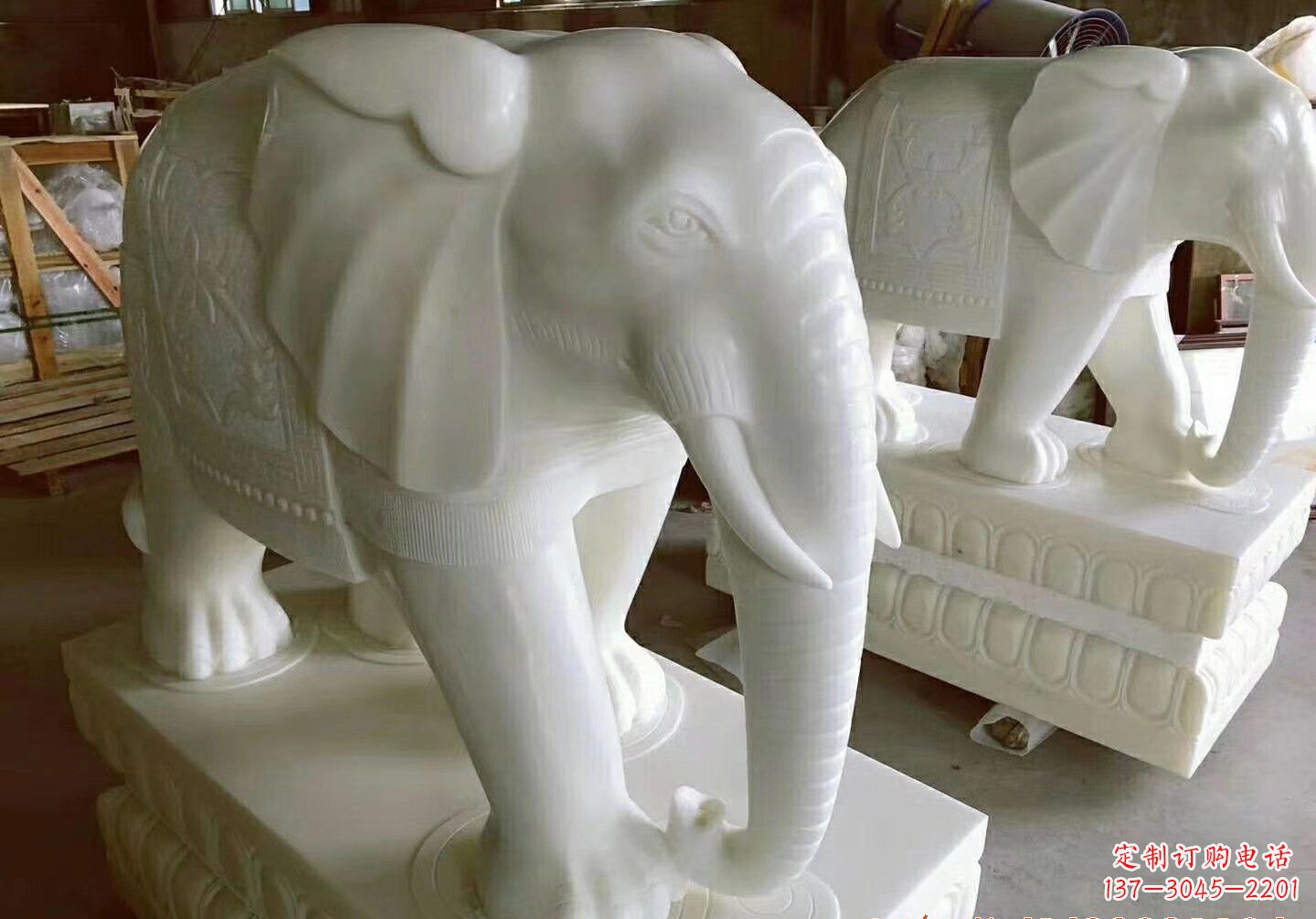 辽阳石雕大象雕塑,展现大象优雅的身姿