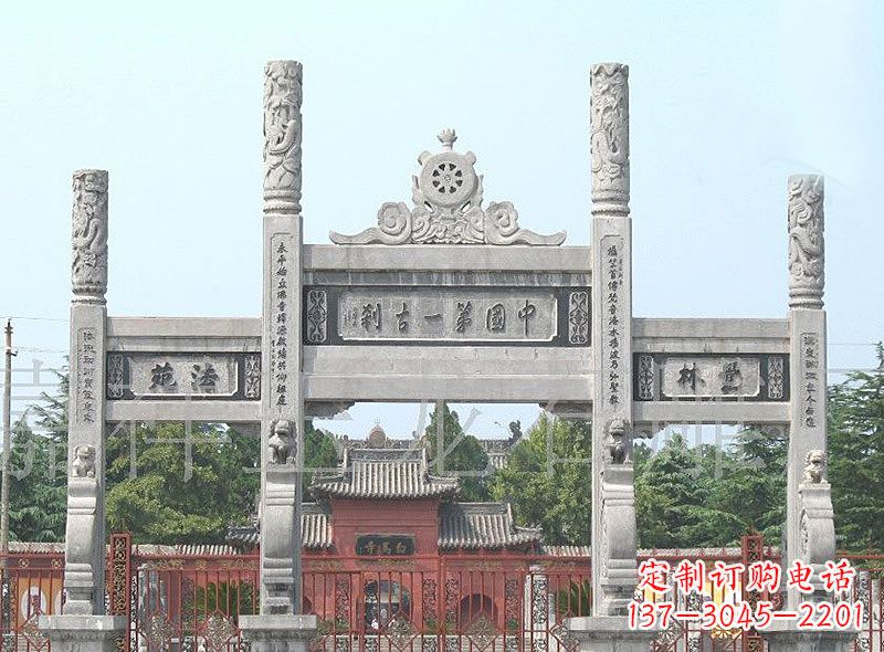 辽阳石雕单门牌坊