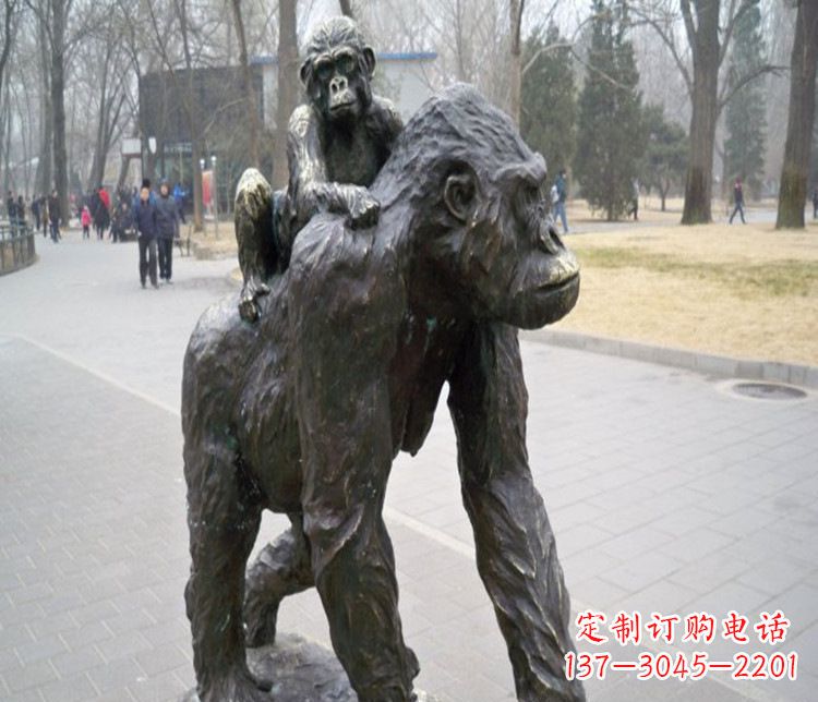 辽阳多姿多彩的猩猩雕塑