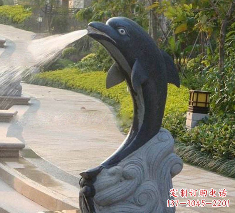 辽阳海豚雕塑:惊艳世间,把精灵捧在掌心